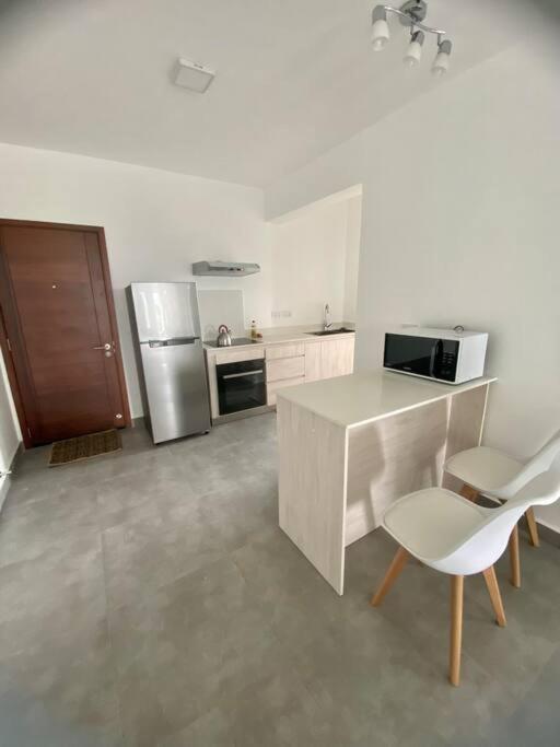 Sandstone Apartment A Walk To The Beach Flic en Flac Ngoại thất bức ảnh