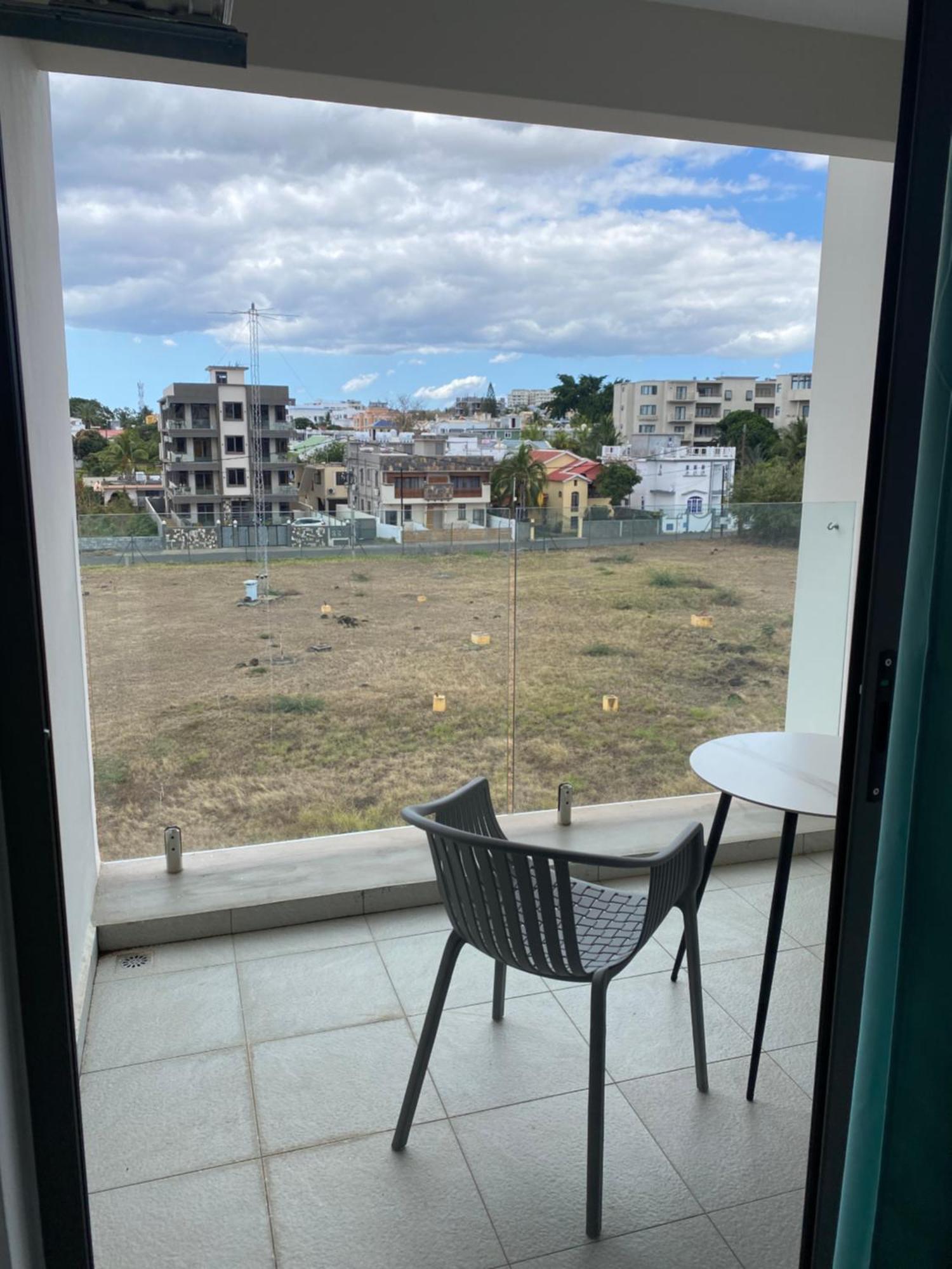 Sandstone Apartment A Walk To The Beach Flic en Flac Ngoại thất bức ảnh